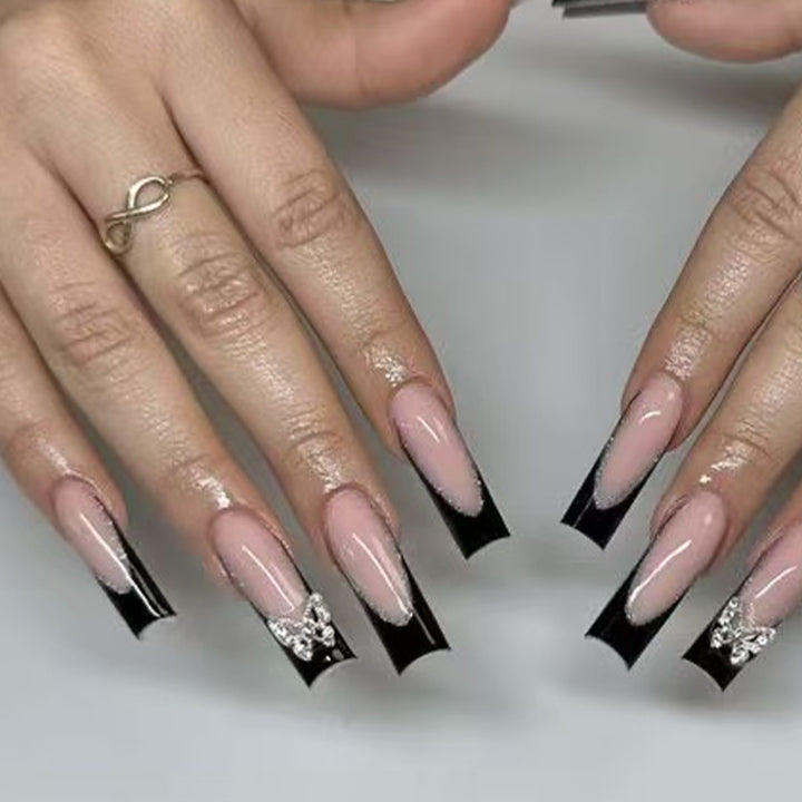 Elegantly gestaltete Stiletto Press-On Nägel Karnz