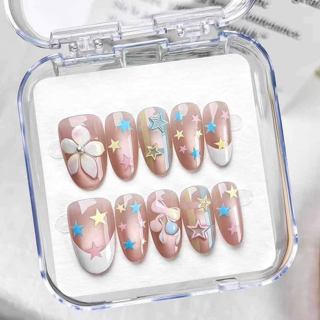 Kunstnail Press-On Set mit Stern- und Blumendesigns