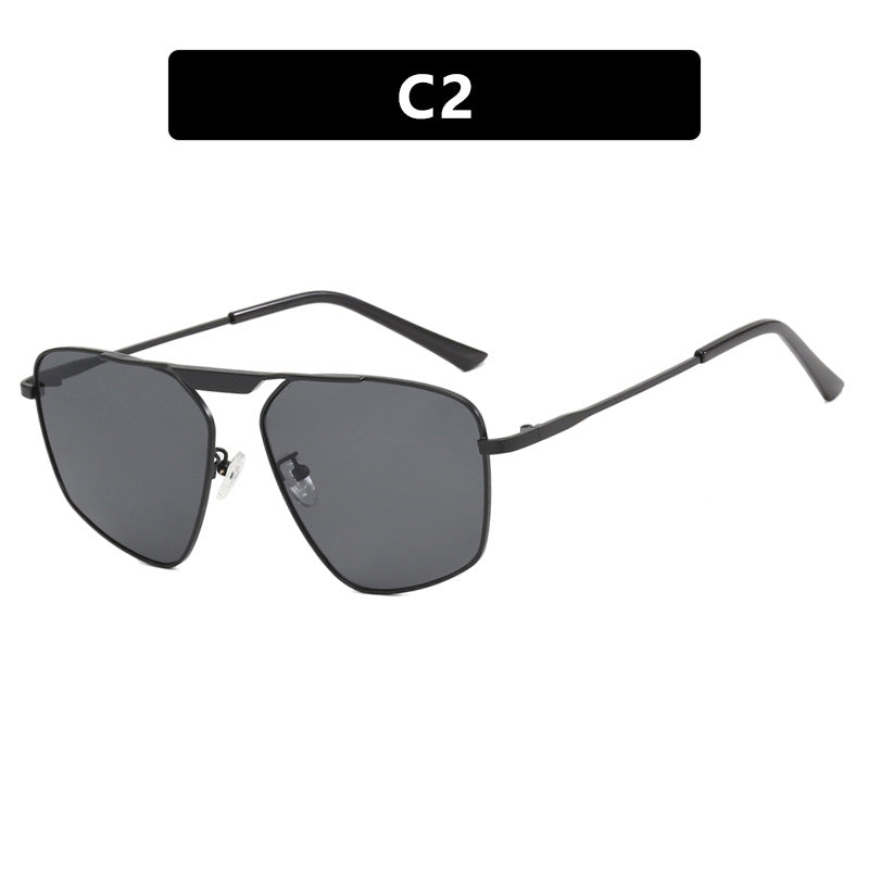 Damen Sonnenbrille im modernen, geometrischen Design mit robustem Metallrahmen Karnz