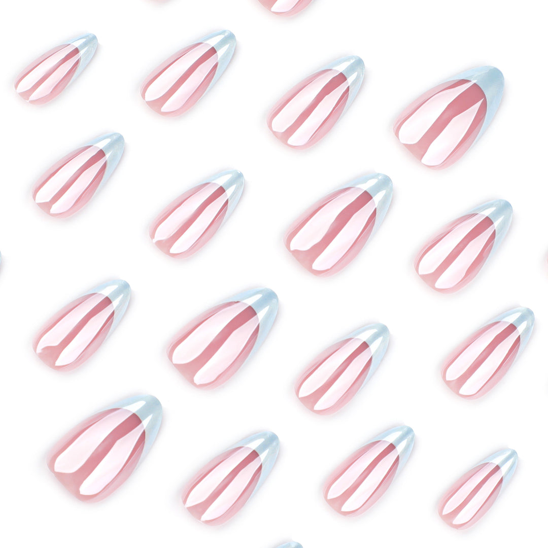 Elegante Stiletto-Nägel mit High-Gloss French-Tip Karnz