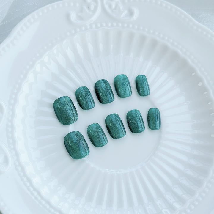 Herz dekoriertes Press-On Nagelset