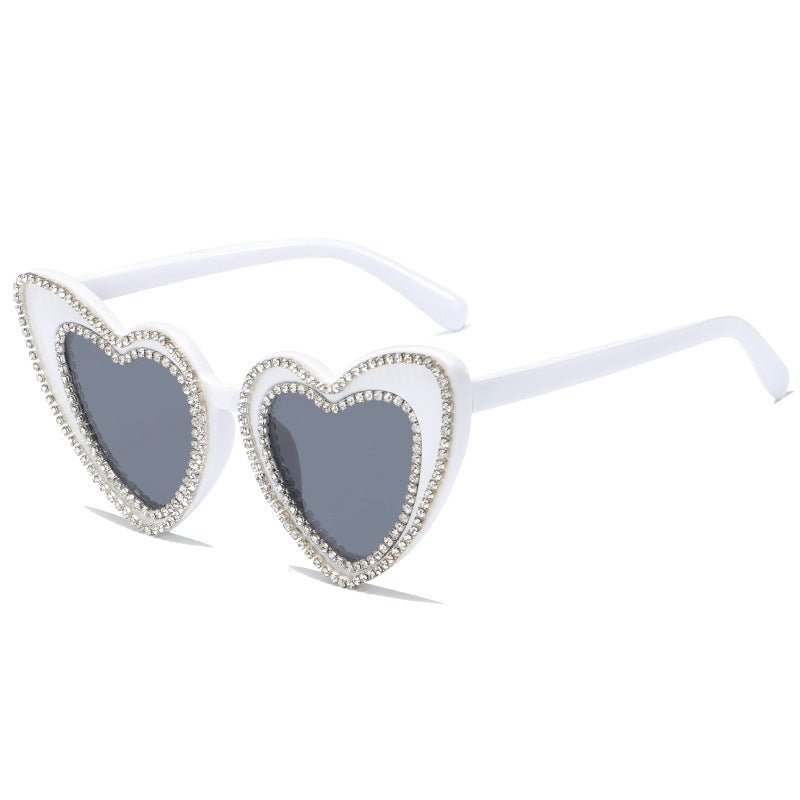 Damen Herzförmige Sonnenbrille mit Glitzerakzenten Karnz