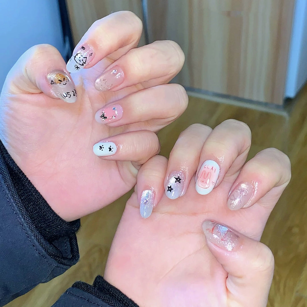 Dekoratives Charakter-Themen Press-On Nagelset
