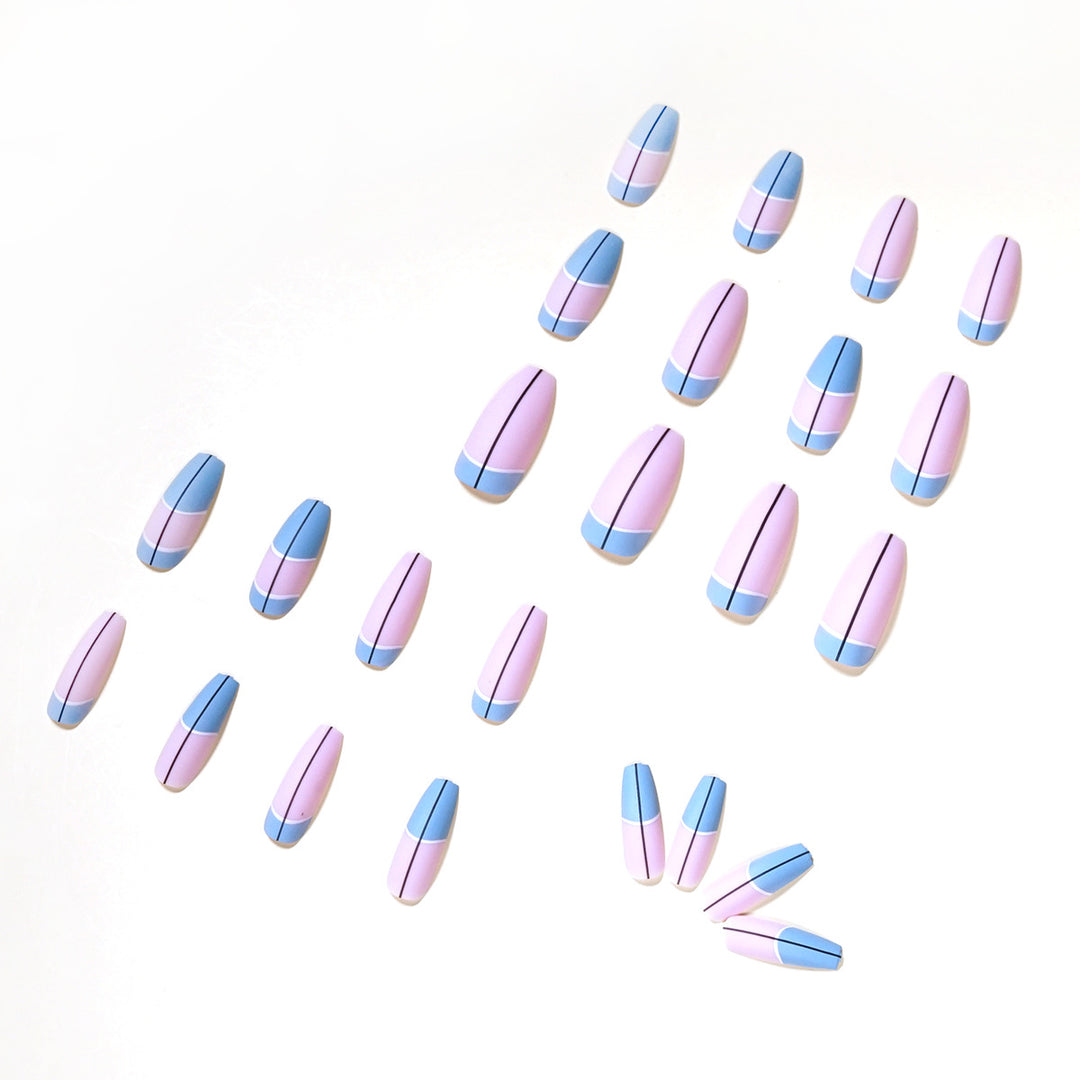 Trendige Stiletto-Nägel mit geometrischem Design Karnz