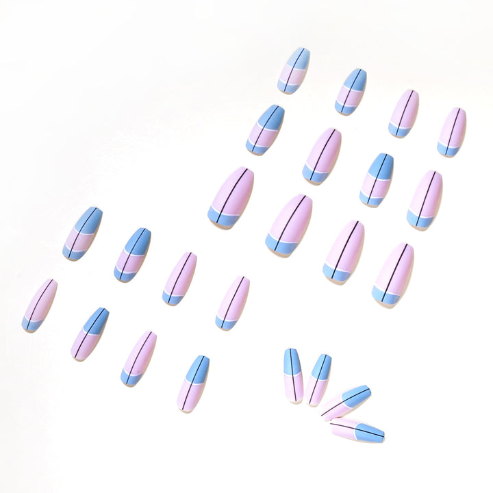 Trendige Stiletto-Nägel mit geometrischem Design Karnz