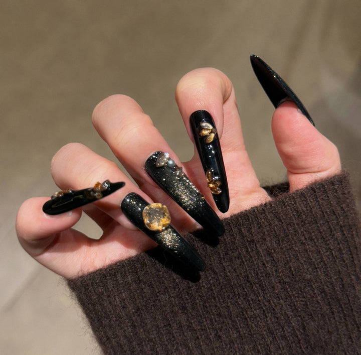 Premium Glitzerndes Stiletto Press-On Nagelset Karnz