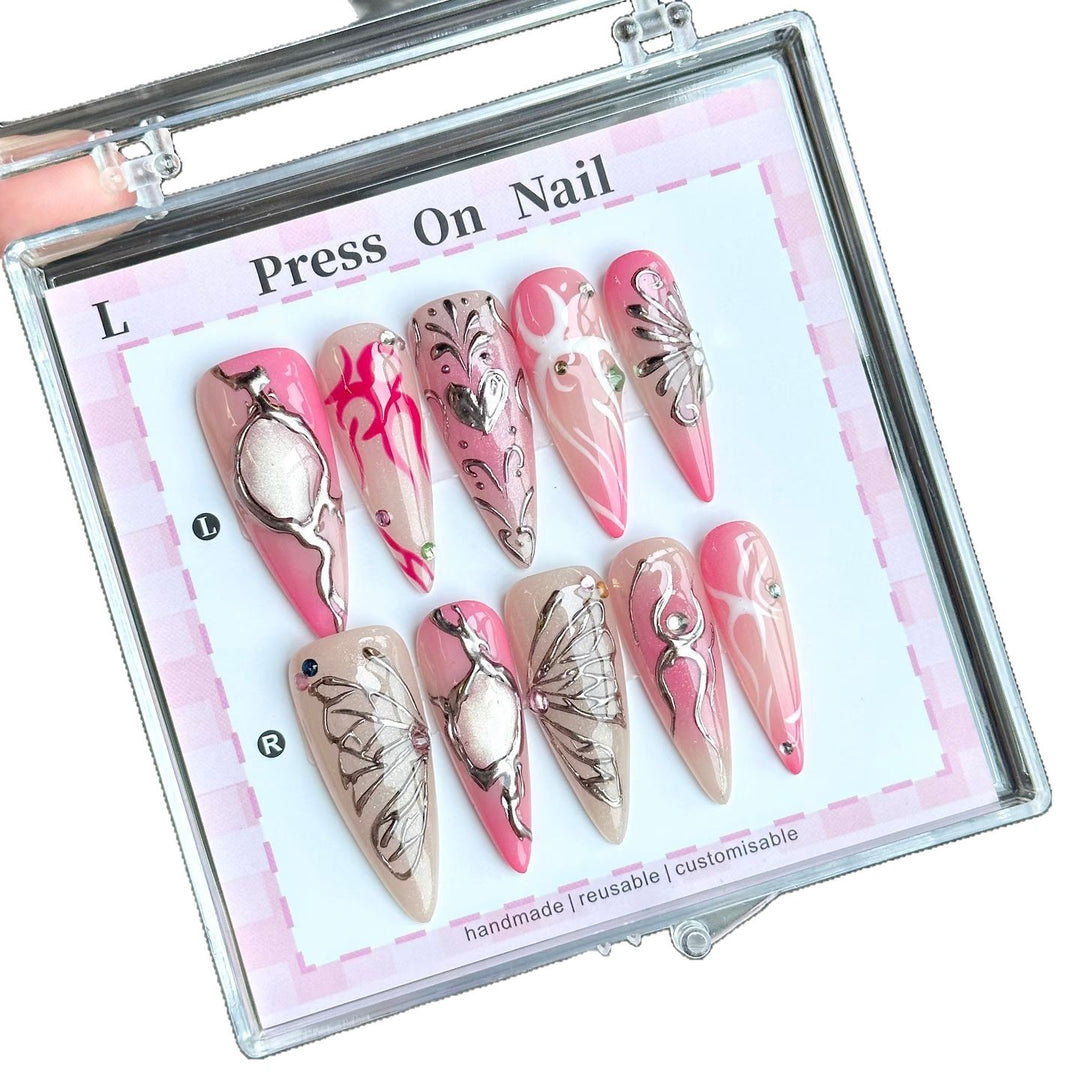 Dekorativer Press-On-Nagel-Set mit künstlerischem Design
