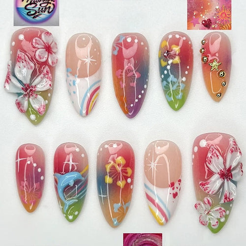 Kunstnagelset mit vielfältigen Designs und glänzenden Verzierungen Karnz