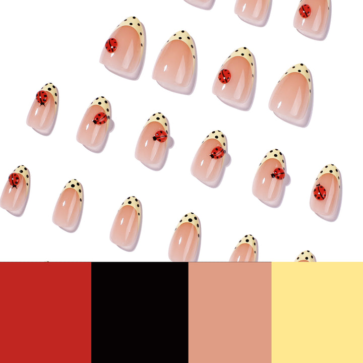 Kreative Nagelkunst mit Marienkäfer-Motiven Karnz