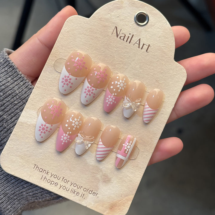 Elegantes Press-On-Nagelkunst-Set Karnz