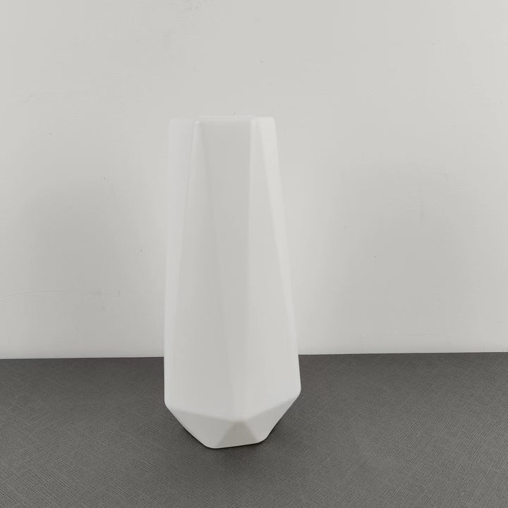 Moderne geometrische Dekovase Karnz