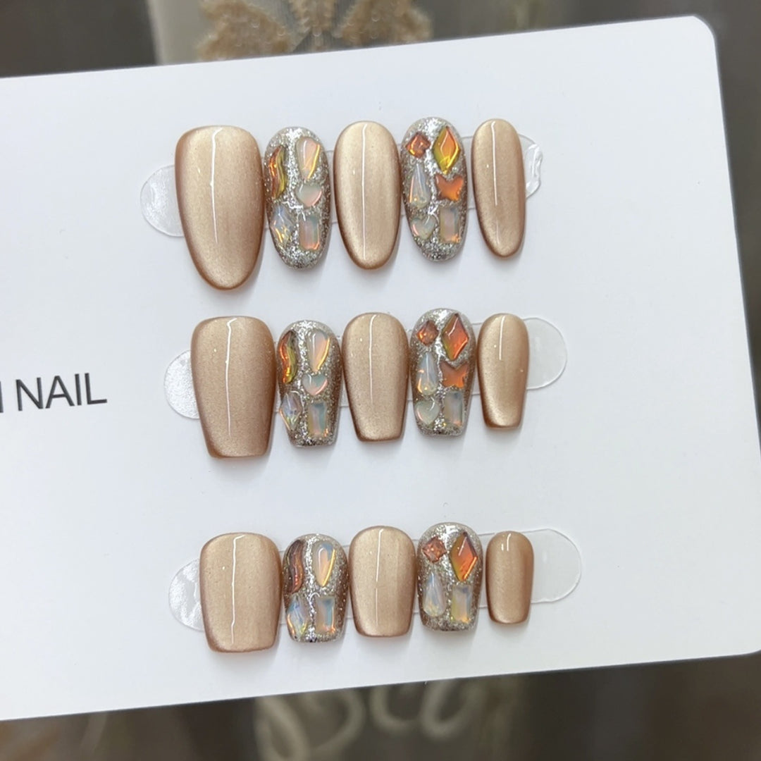 Luxus Press-On Nagelset mit Edelstein-Akzenten Karnz