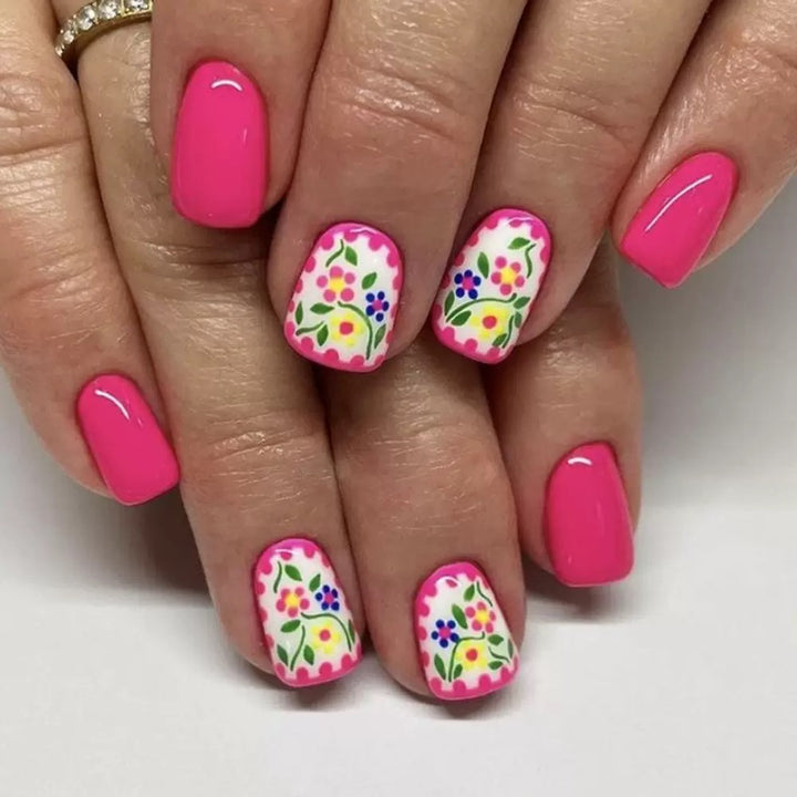 Handgemachtes Nageldesign Karnz