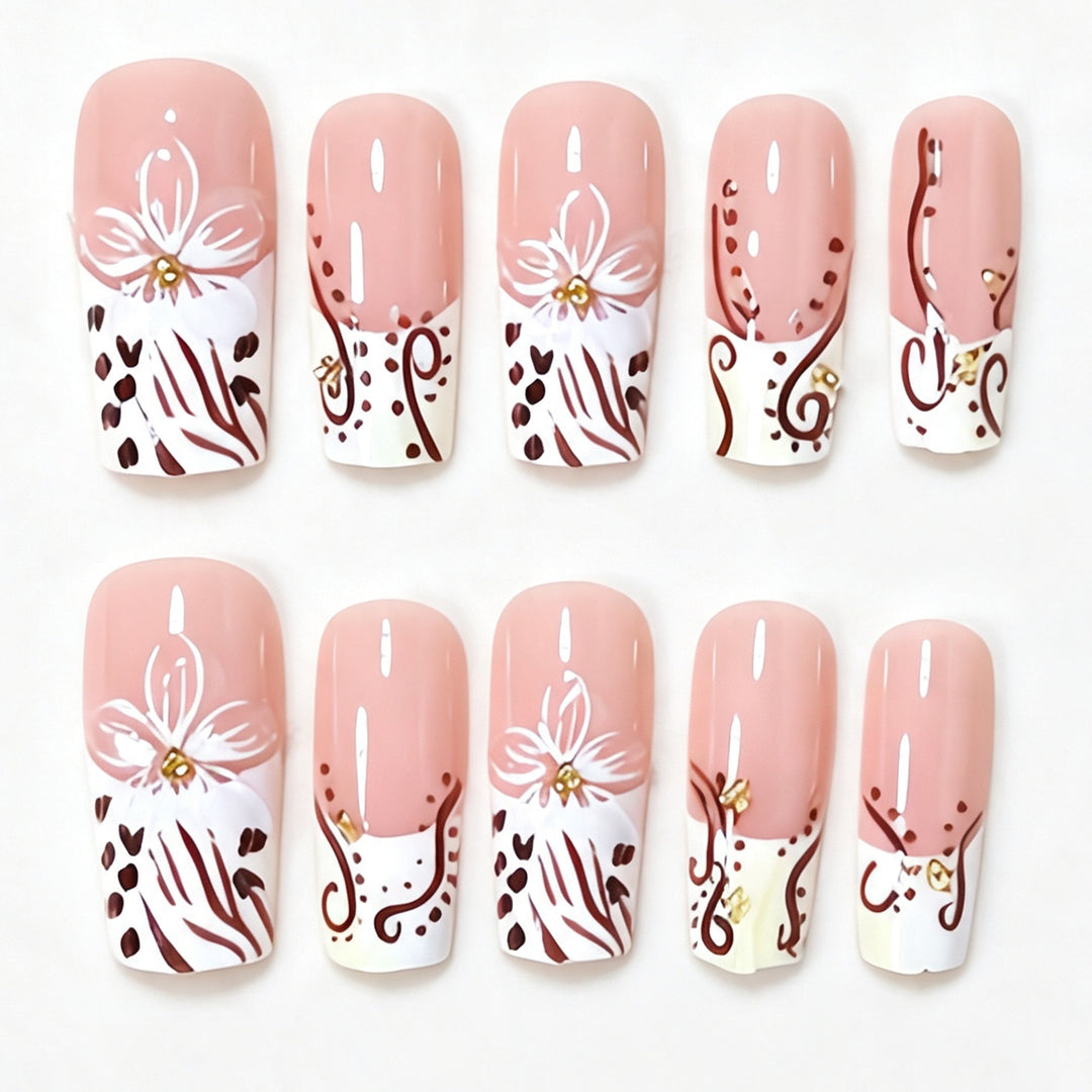 Elegante Florale Acryl-Nagelverlängerungen Karnz