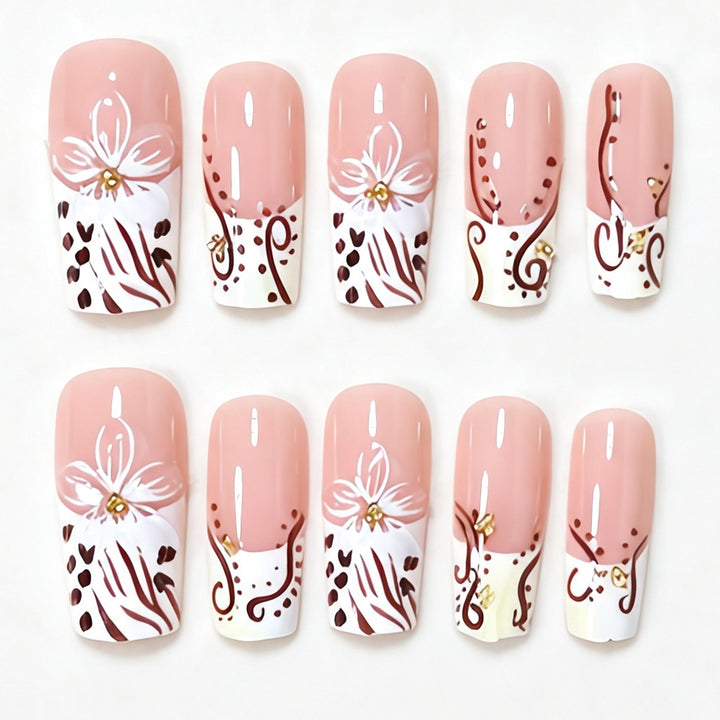 Elegante Florale Acryl-Nagelverlängerungen Karnz