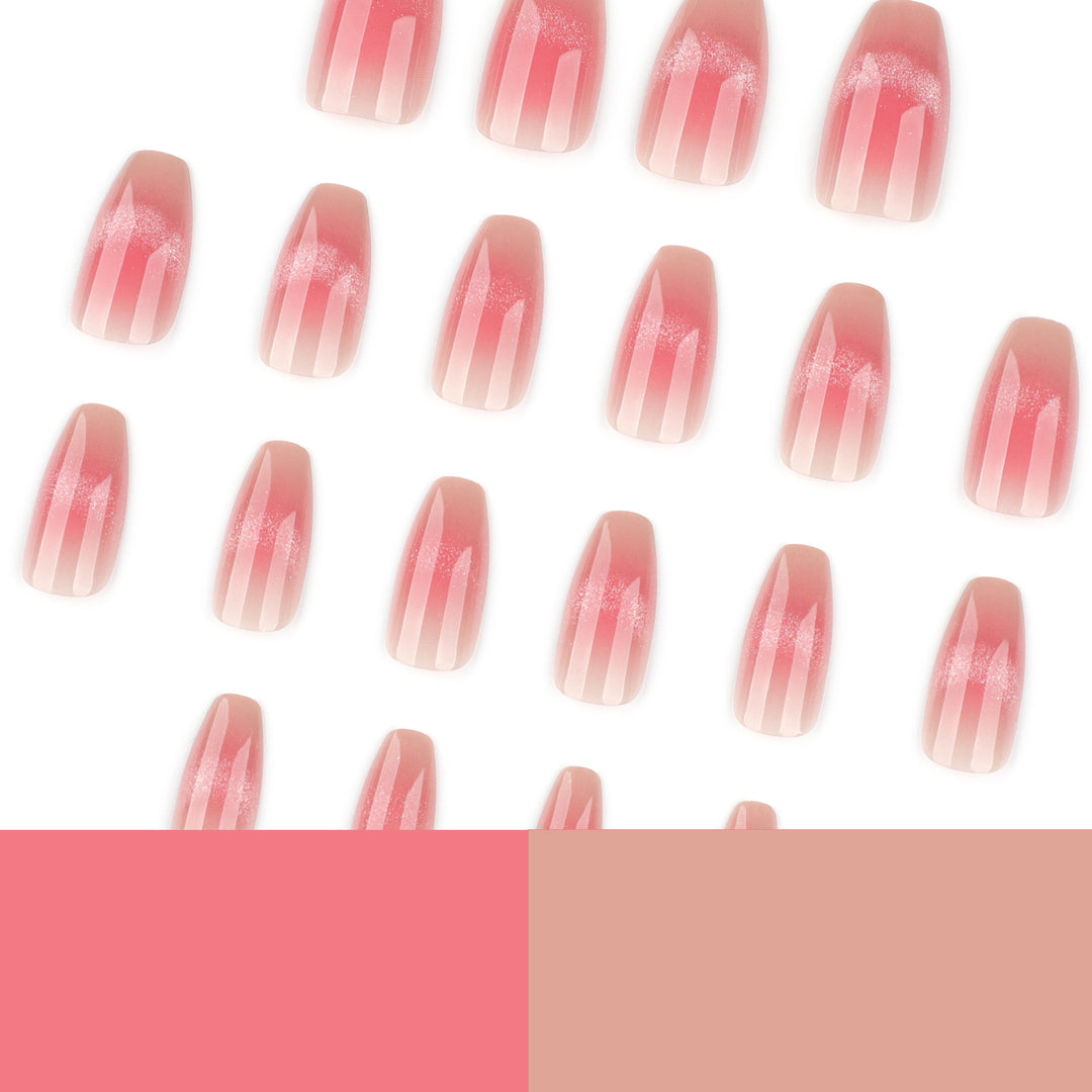 Kunstvolle French-Tip Nagelverlängerungen Karnz
