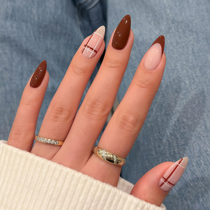 Stilvolle Press-On Nagelkunst Kollektion Karnz