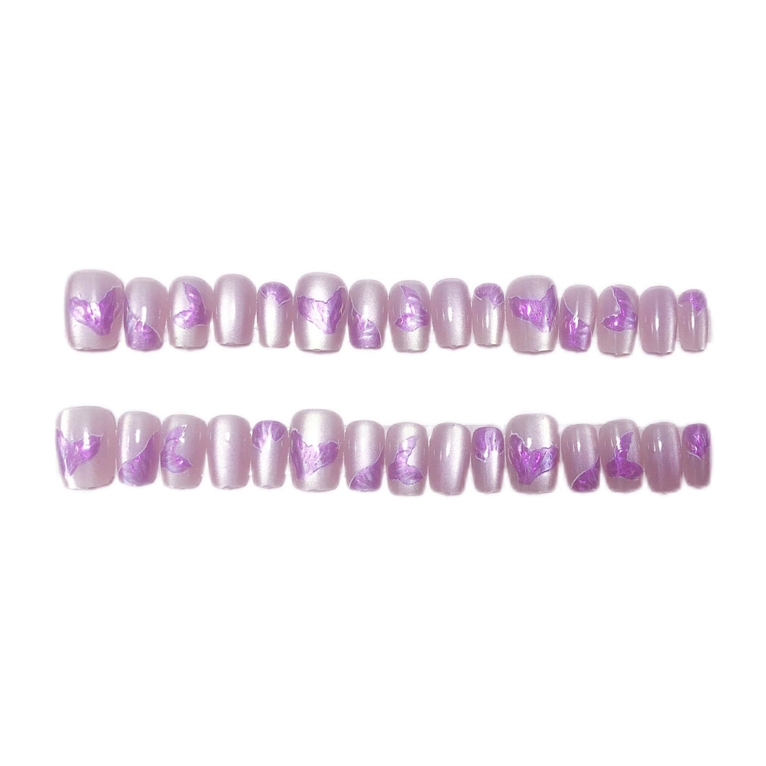 Elegantes von Blumen inspiriertes Press-On Nagelkunstset
