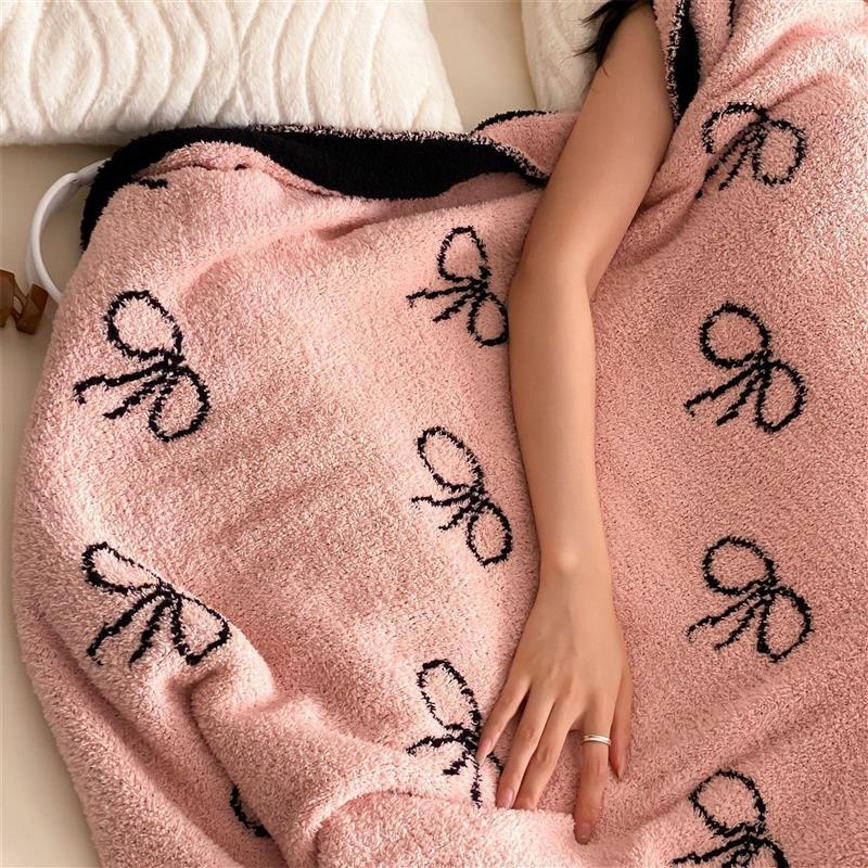 Wendbare Kuscheldecke aus Frottee mit dekorativem Hundemotiv