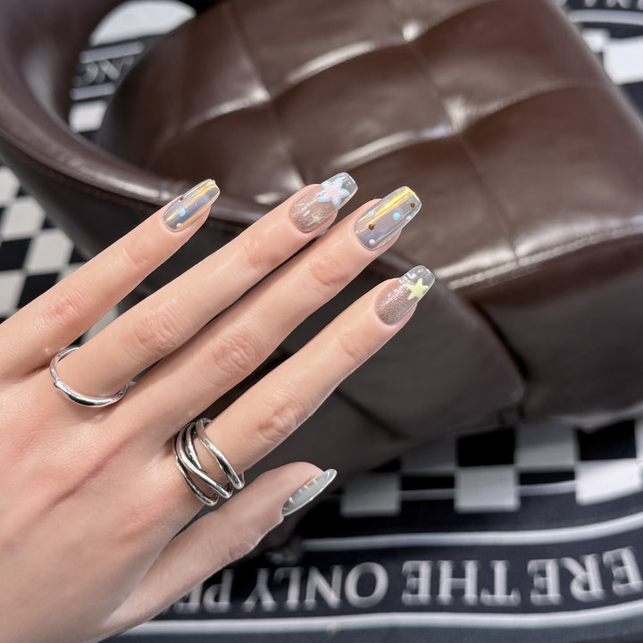 Künstlerisches Sternen Traum Press-On Nagelset Karnz