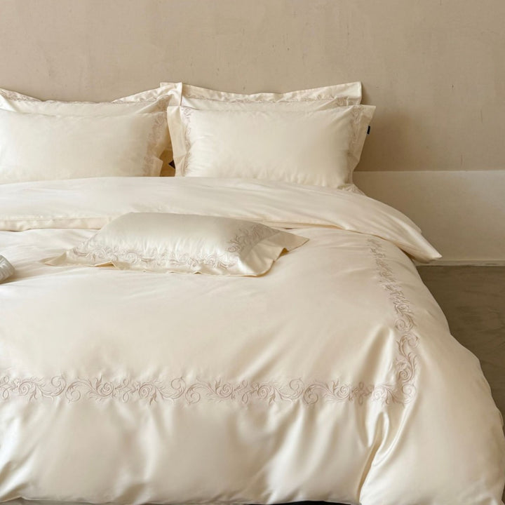 Elegantes Satin-Bettwäscheset mit barocker Ton-in-Ton-Stickerei