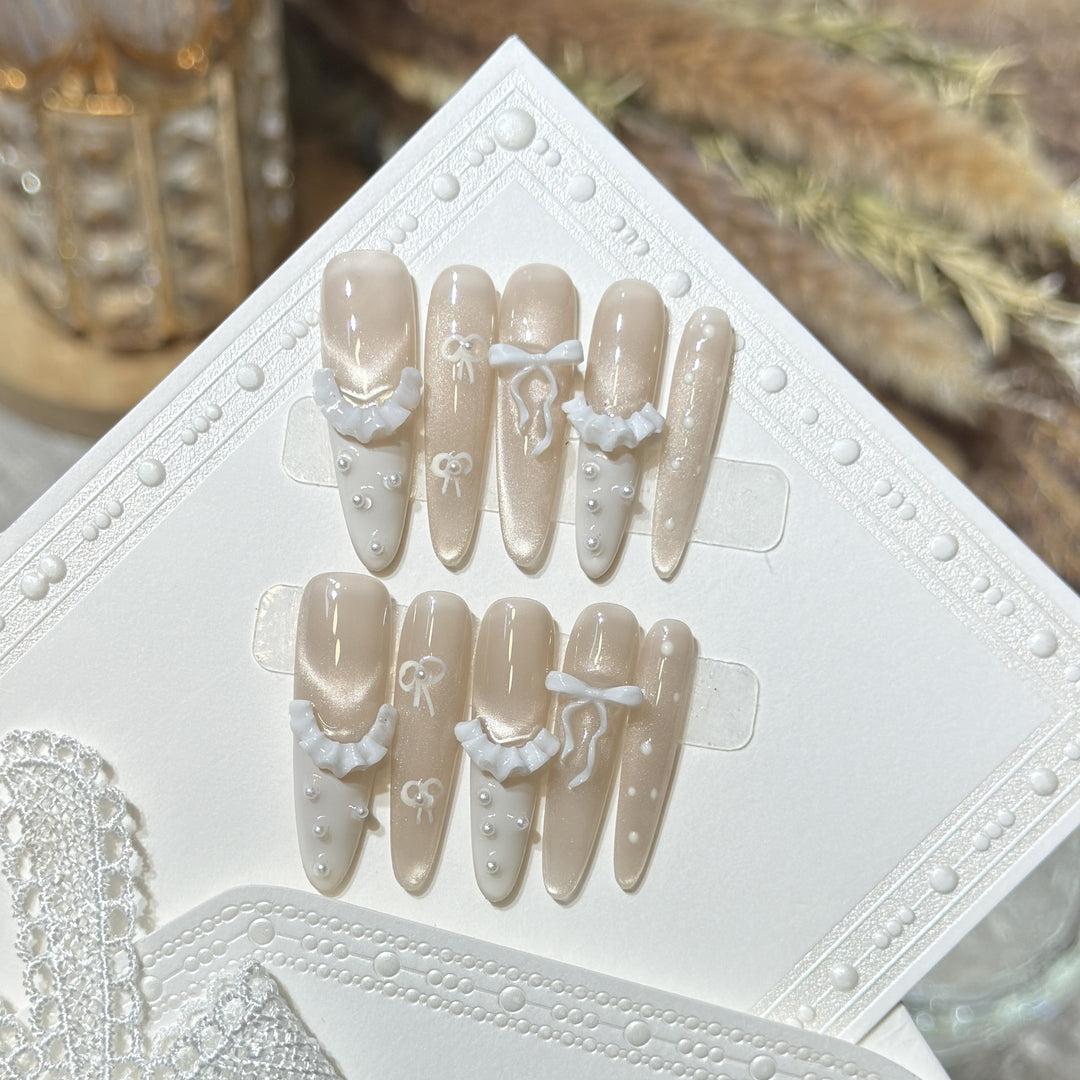 Elegantes Press-On-Nagel-Set mit Rüschendetails Karnz