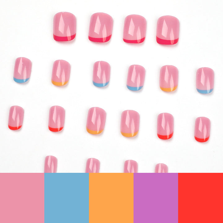 Nagelkunst mit bunten Spitzen Karnz