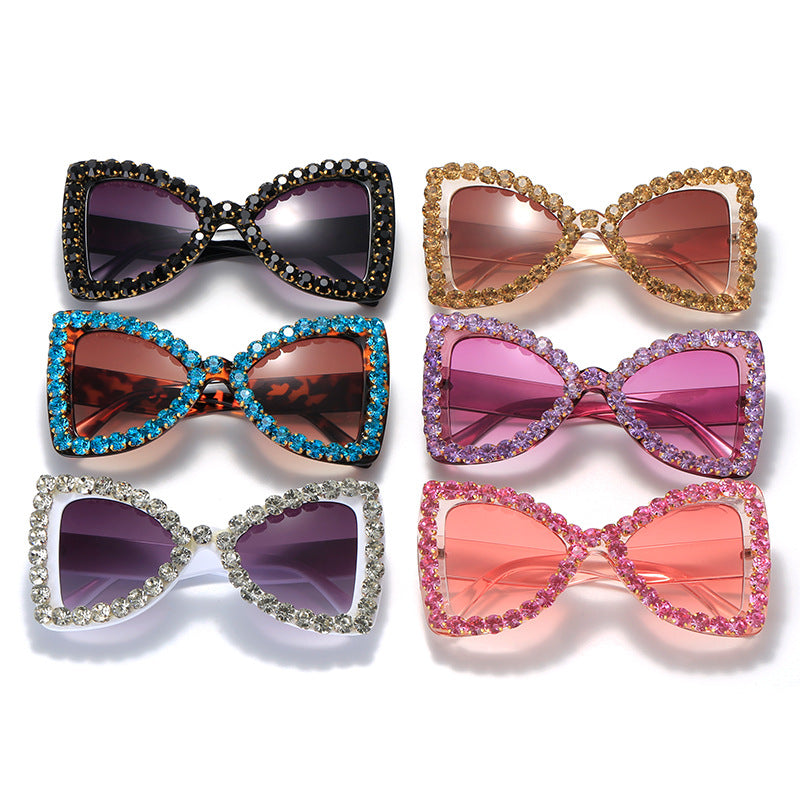 Damen Glamouröse Sonnenbrille mit Kristallverzierung Karnz