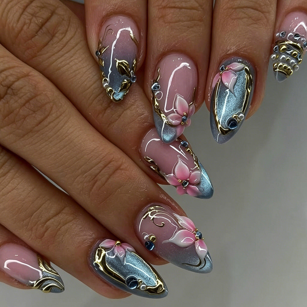 Dekorative Nagelkunst Karnz