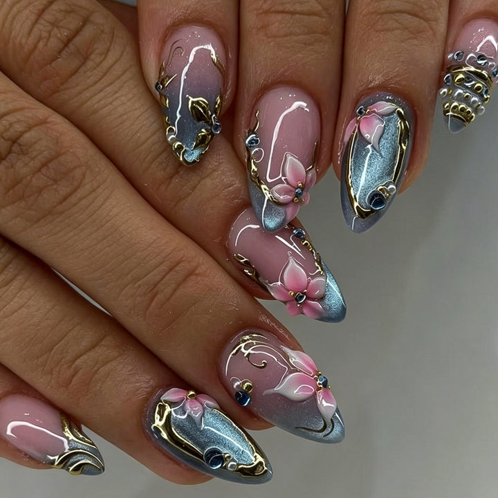 Dekorative Nagelkunst Karnz