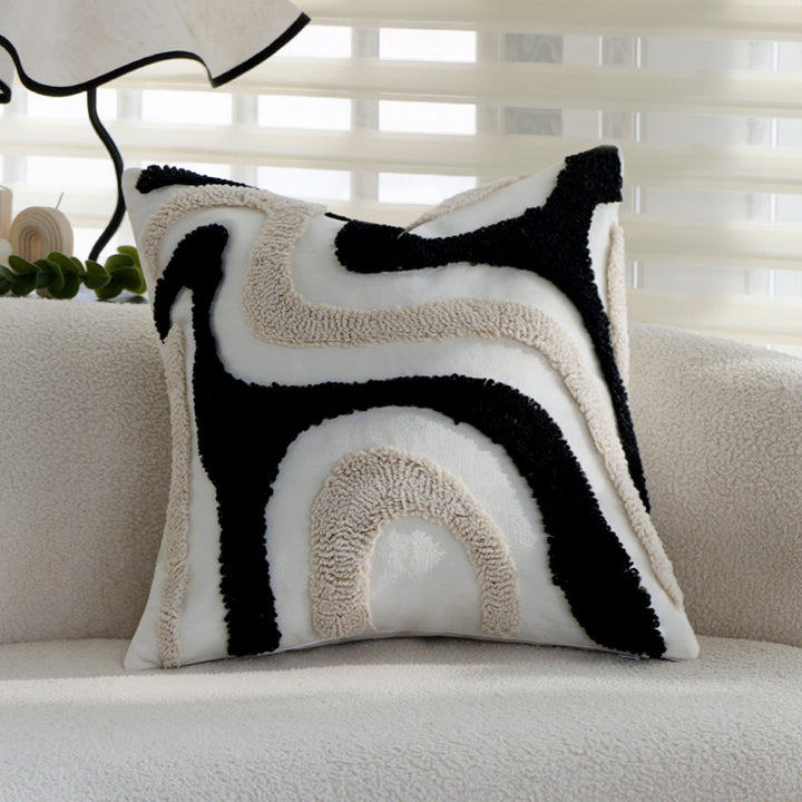 Quadratischer Boho-Kissenbezug mit diagonalem Teddy-Relief, Fransen und Eckquasten Karnz