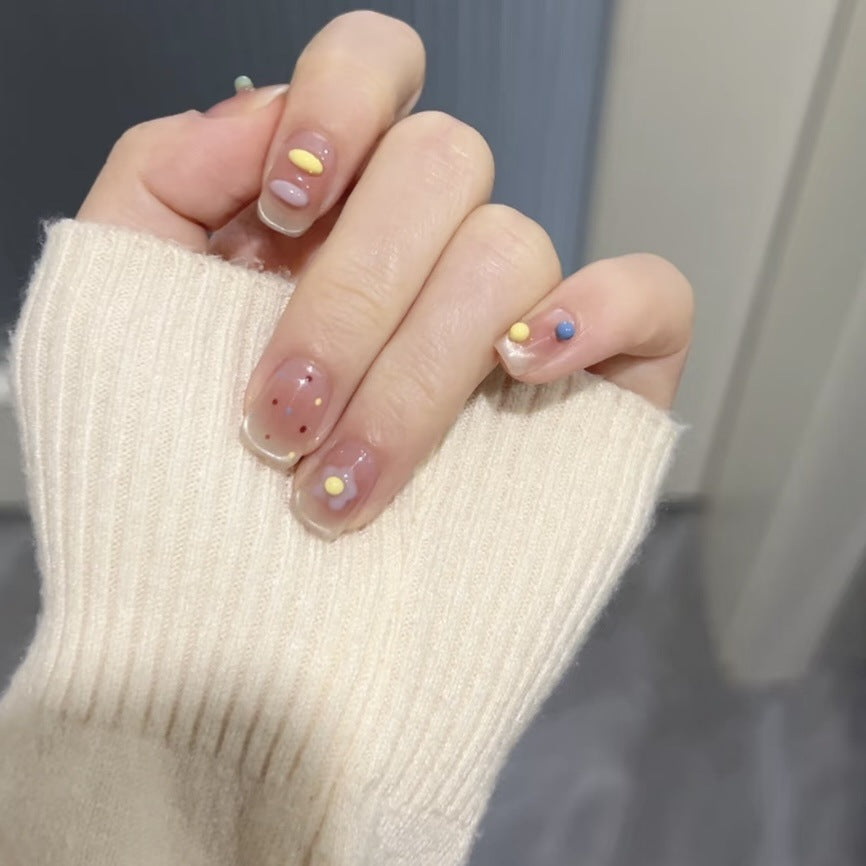 Dekoratives Press-On Nagelkunstset mit kreativen Mustern