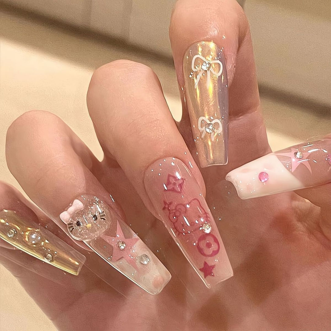 Kunstvolle Nageldesigns mit Katzenmotiv Karnz