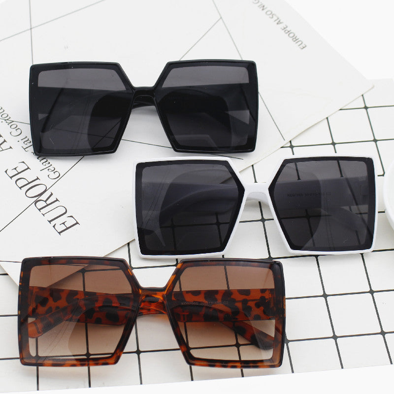 Damen Modische Oversized-Sonnenbrille mit kantigem Design Karnz