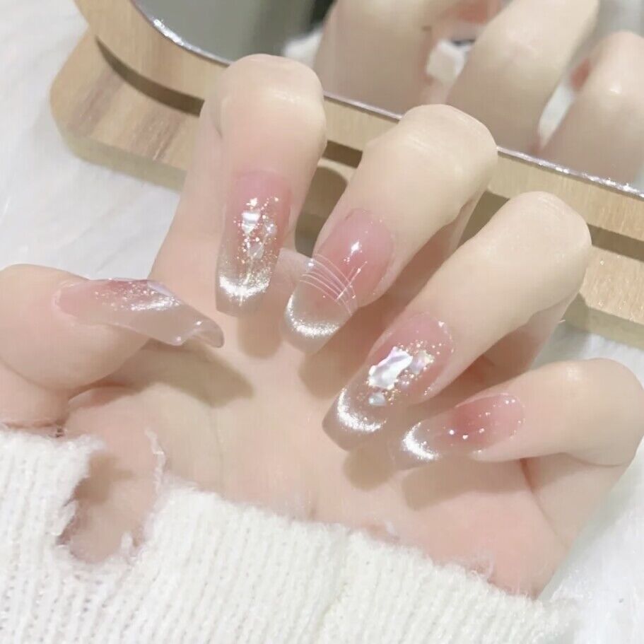 Elegantes Press-On Nagelkunst-Set mit glitzernden Spitzen Karnz
