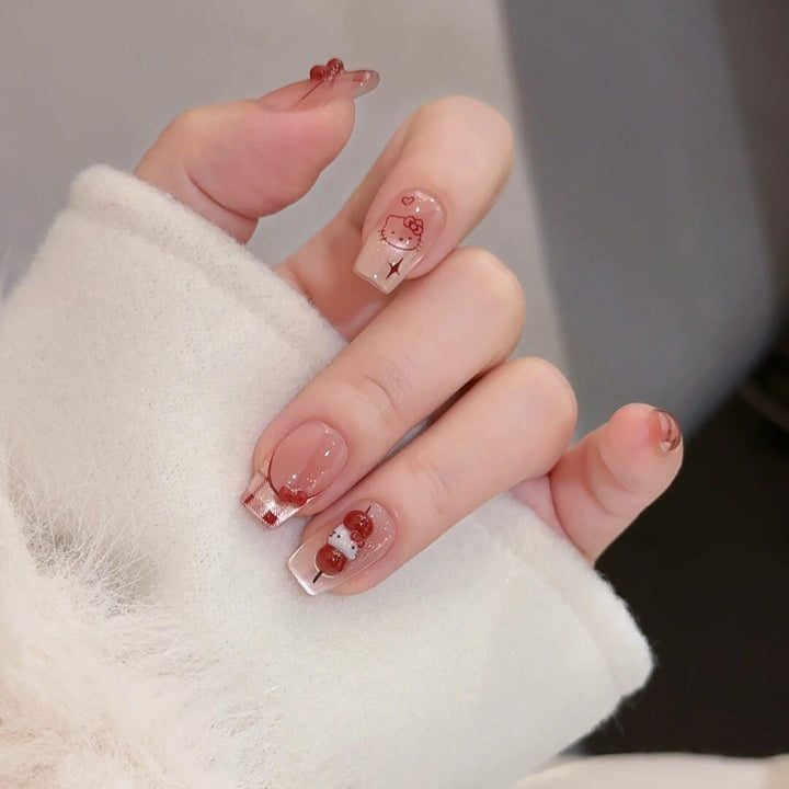 Kunstnägel mit Verspieltem Hello Kitty Design Karnz