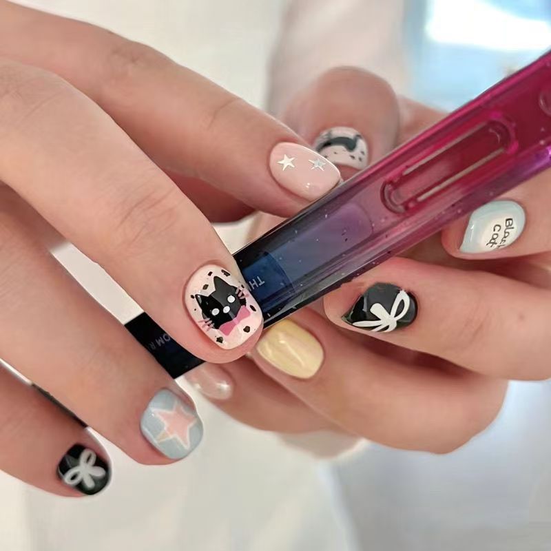 Verspieltes katzenmotiviertes Press-On-Nagelset Karnz