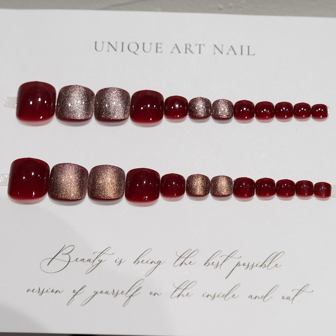 Glamouröse Glitzer-Pediküre-Nagelkunst