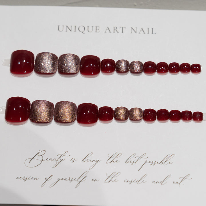 Glamouröse Glitzer-Pediküre-Nagelkunst