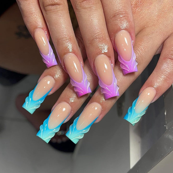 Künstliche Nagelverlängerungen mit einzigartigem Amazon River Design Karnz