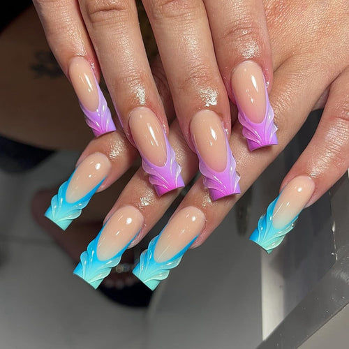 Künstliche Nagelverlängerungen mit einzigartigem Amazon River Design Karnz