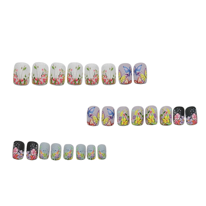 Kunstnagelset mit Floralen 3D-Motiven Karnz