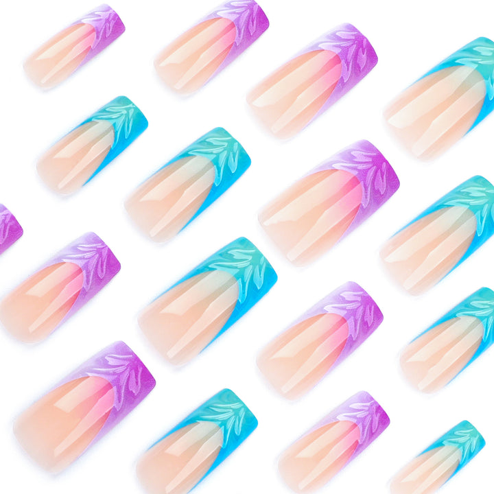 Künstliche Nagelverlängerungen mit einzigartigem Amazon River Design Karnz