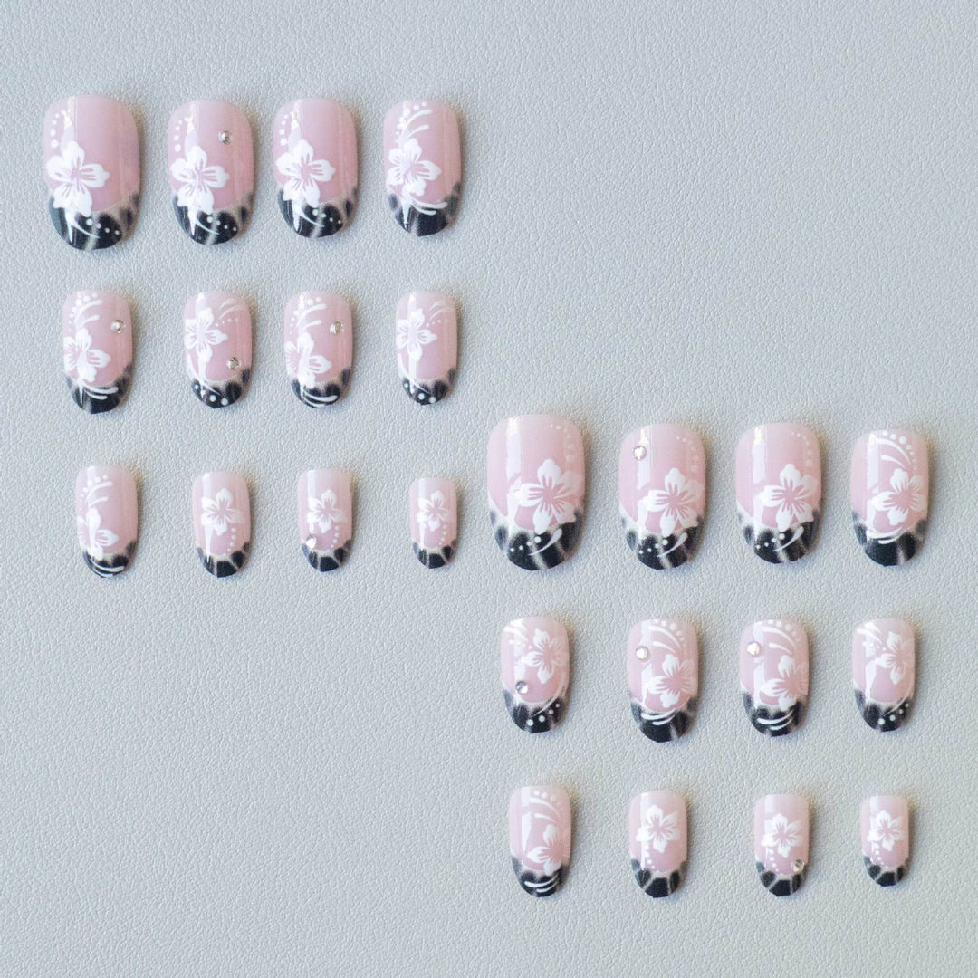 Elegantes Floral Nail Art Design Set
