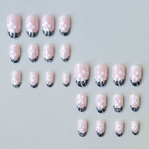 Elegantes Floral Nail Art Design Set