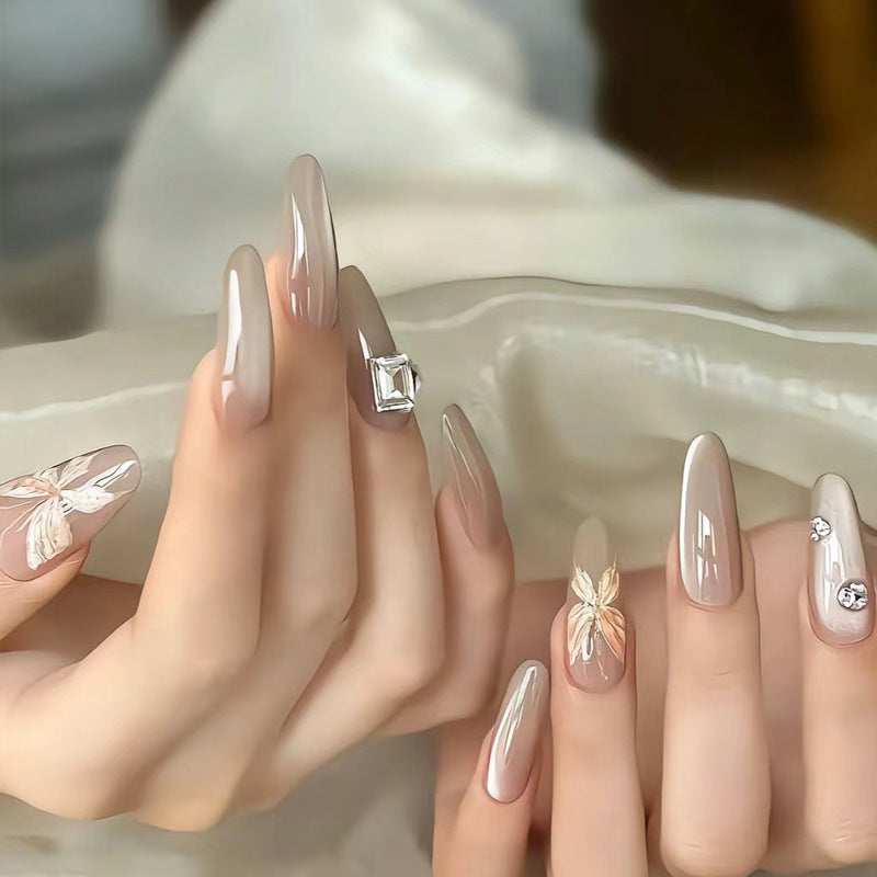 Elegantes Press-On-Nagelset mit glänzendem Finish Karnz