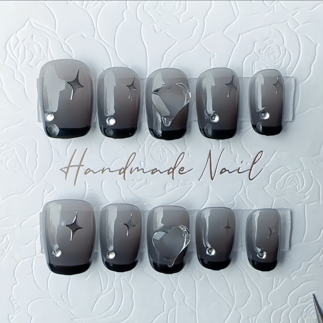 Einzigartiges artikuliertes Nageldesign Karnz