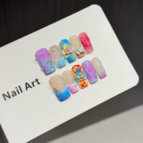 Künstlerisches blumenmotiviertes Press-On Nagelset