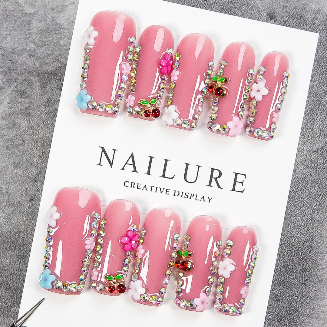 Dekorative Nagelkunst