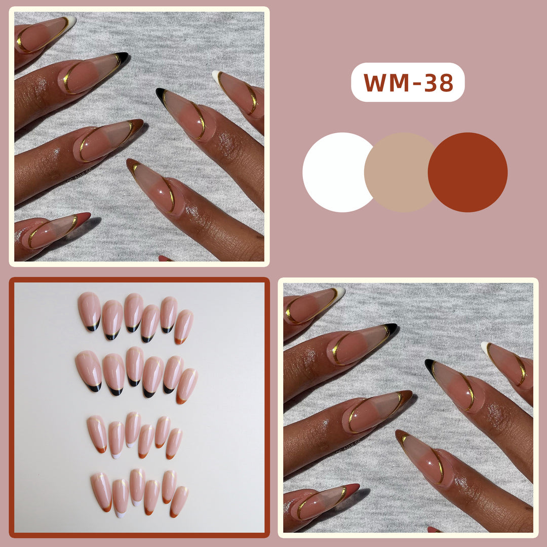 Elegante Stiletto Press-On Nagelset mit goldenen Akzenten